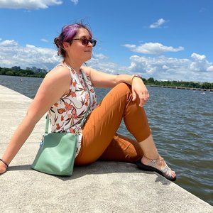 Meet your Posher, Dina